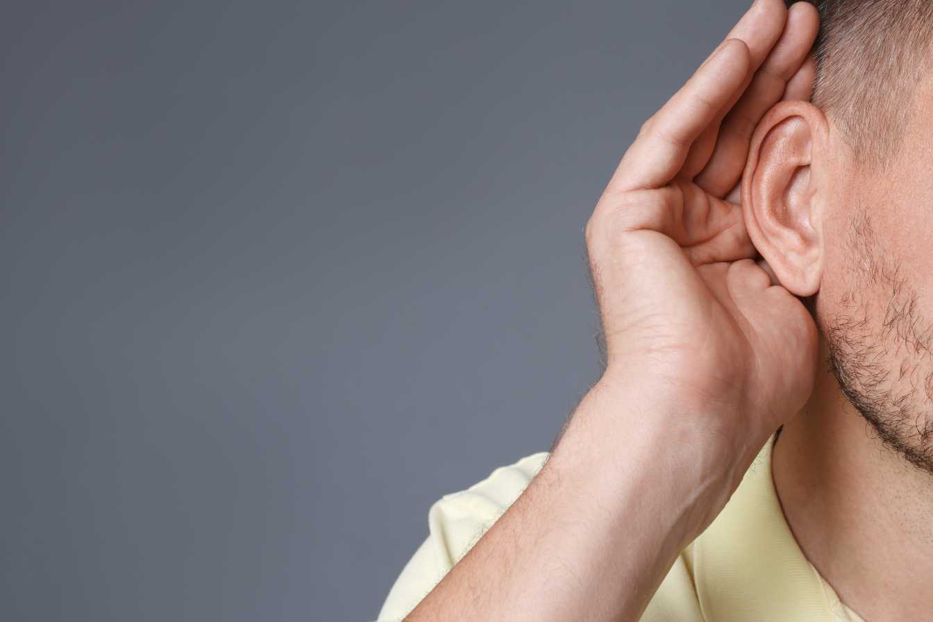 sifflement-oreille-gauche-signification-3